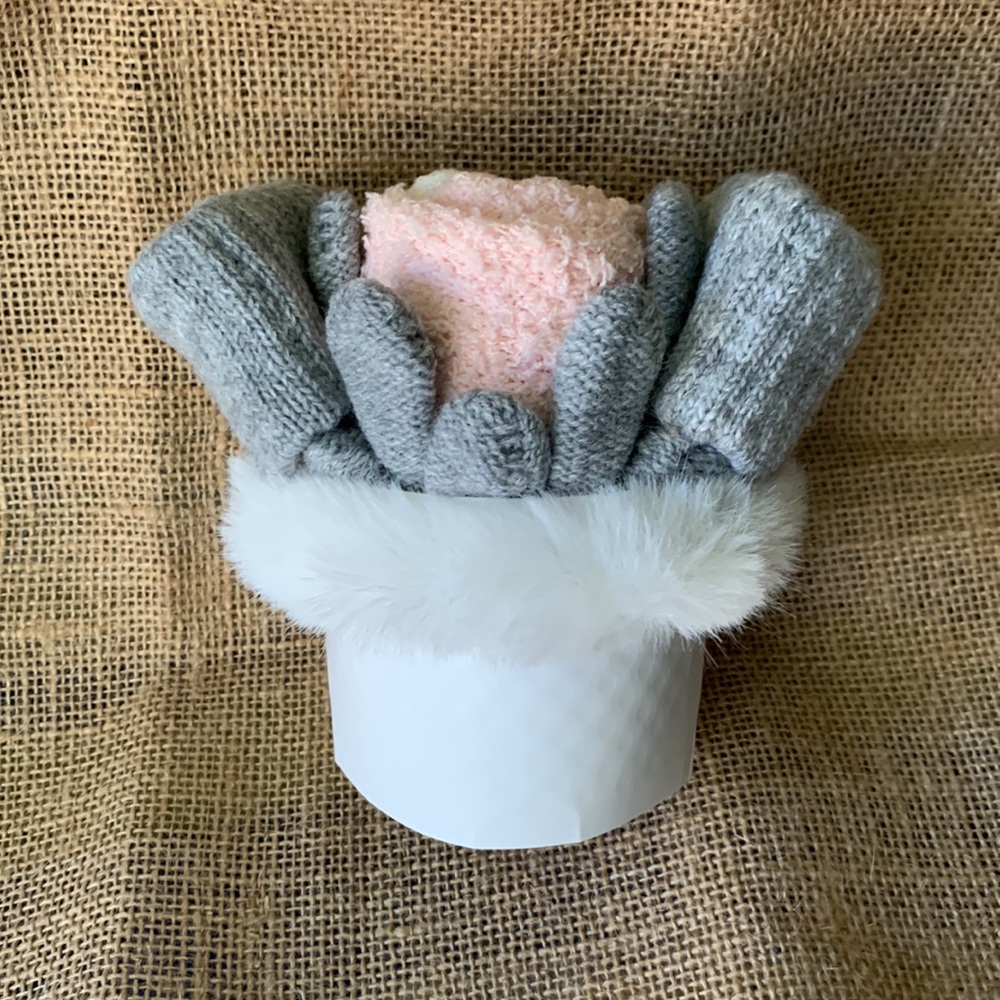 Gift Set - Fuzzy Socks, Gloves & Scrunchie - Picture 3 of 7